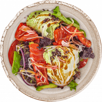 Салат с лососем и снежным крабом